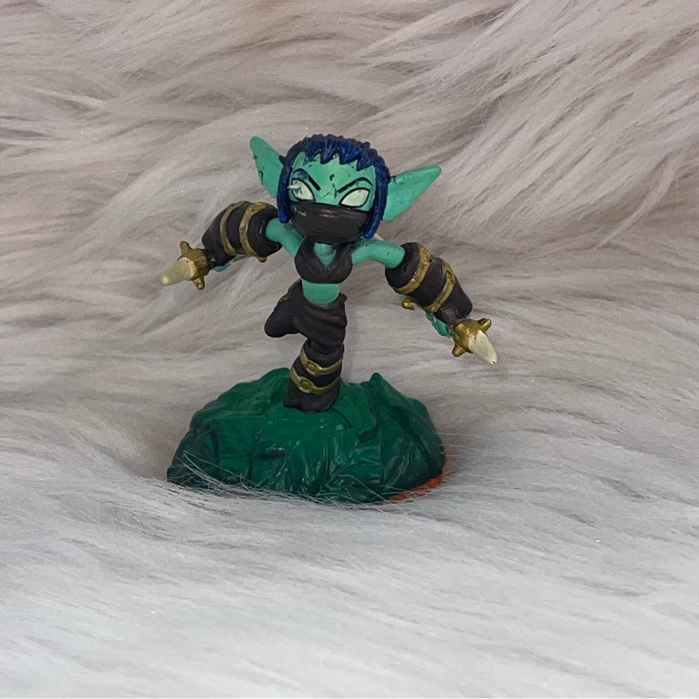 2012 Skylanders Giants Stealth Elf Figure Activision Model #84506888 Series 2